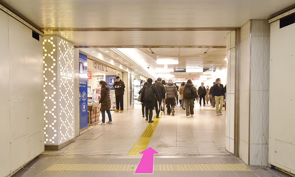 梅田駅よりアクセス2